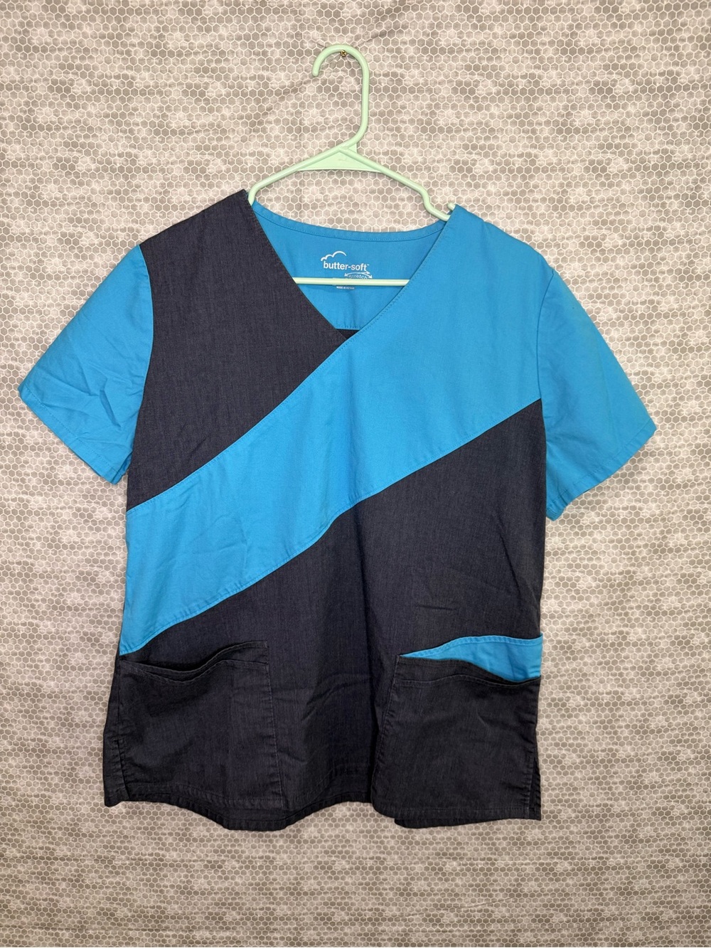 Butter-Soft Stretch Black and Blue Large Scrub Top